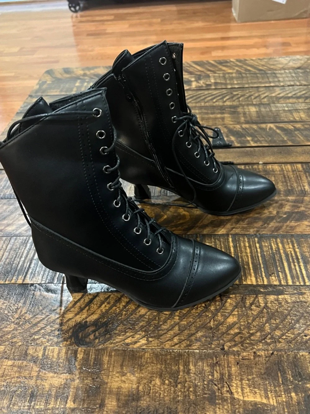 Victorian retro  Black Lace-Up Ankle Boots - Women - Picture 4 of 5